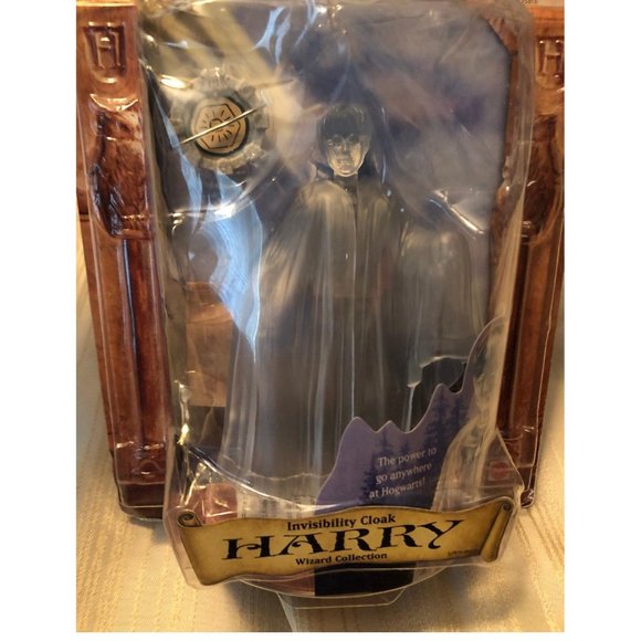 Harry Potter and the Sorcerer's Stone INVISIBILITY CLOAK HARRY Action Figure NIB - Picture 3 of 6